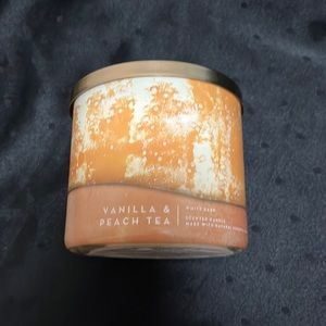 Bath and Bodyworks, vanilla and peach tea candle